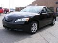 Black - Camry LE Photo No. 7