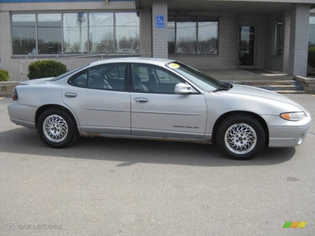 2000 Grand Prix SE Sedan - Silvermist Metallic / Graphite photo #1