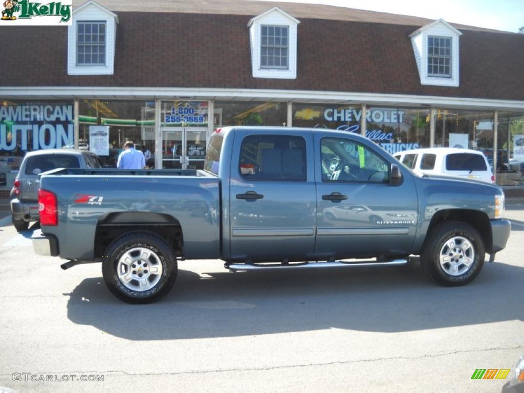 2009 Silverado 1500 LT Z71 Crew Cab 4x4 - Blue Granite Metallic / Light Titanium photo #2