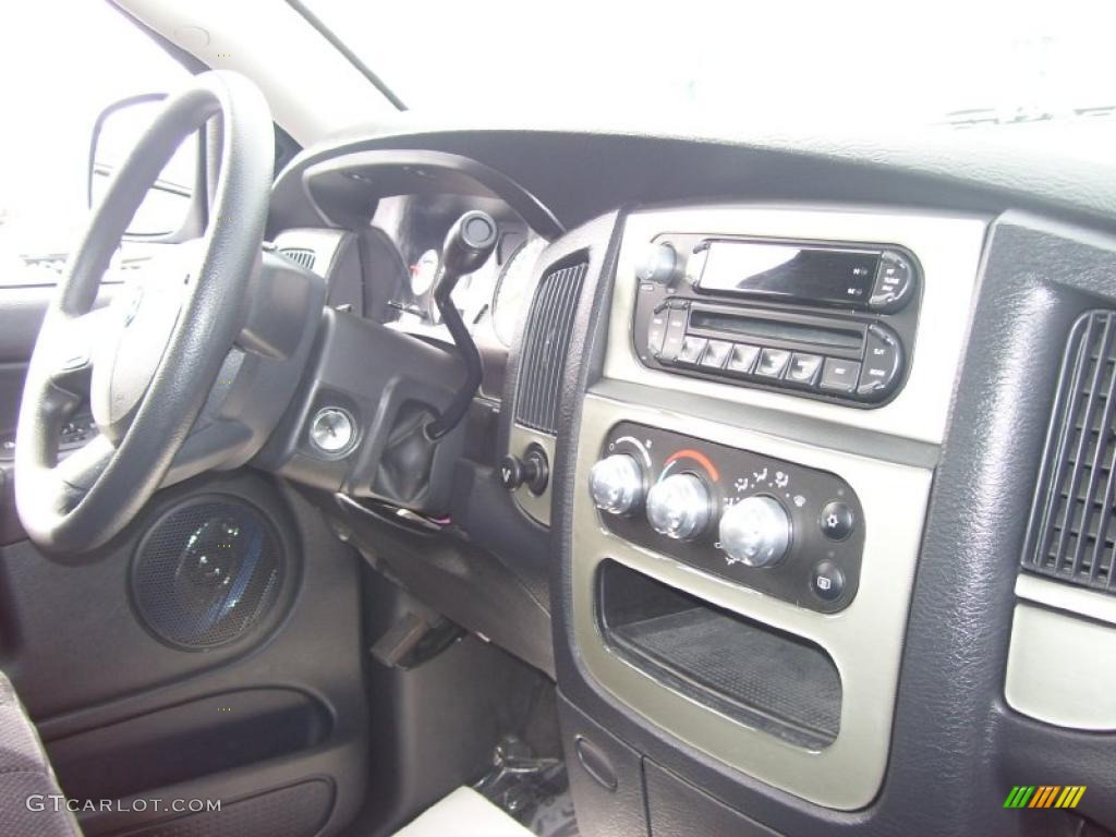 2005 Ram 1500 SLT Quad Cab 4x4 - Black / Dark Slate Gray photo #6