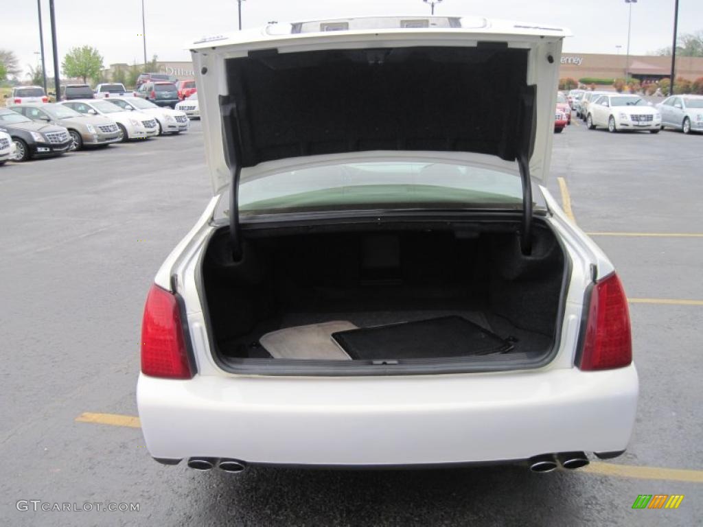 2004 DeVille Sedan - White Diamond / Shale photo #5