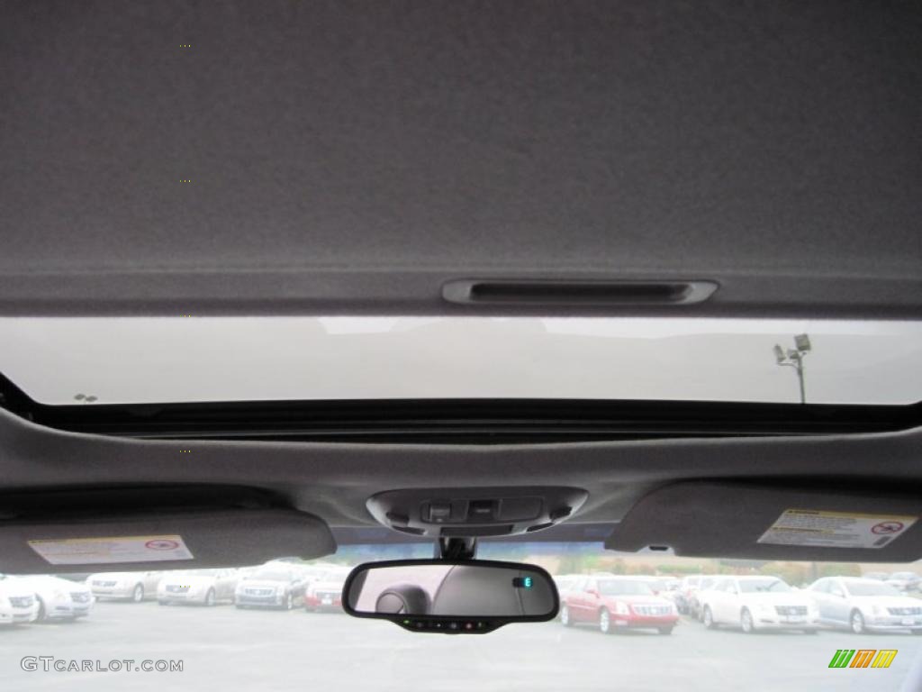 2004 DeVille Sedan - White Diamond / Shale photo #11