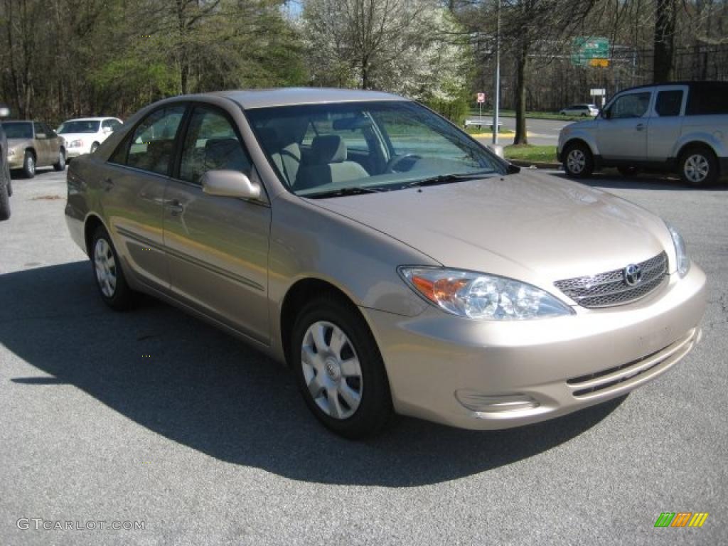 2002 Camry LE - Desert Sand Mica / Taupe photo #6