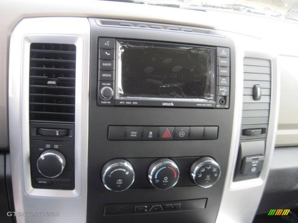 2010 Ram 1500 Big Horn Quad Cab 4x4 - Deep Water Blue Pearl / Dark Slate/Medium Graystone photo #11