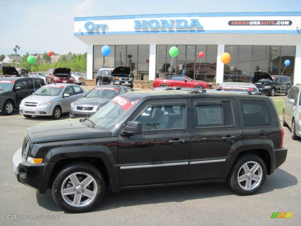 Brilliant Black Crystal Pearl Jeep Patriot