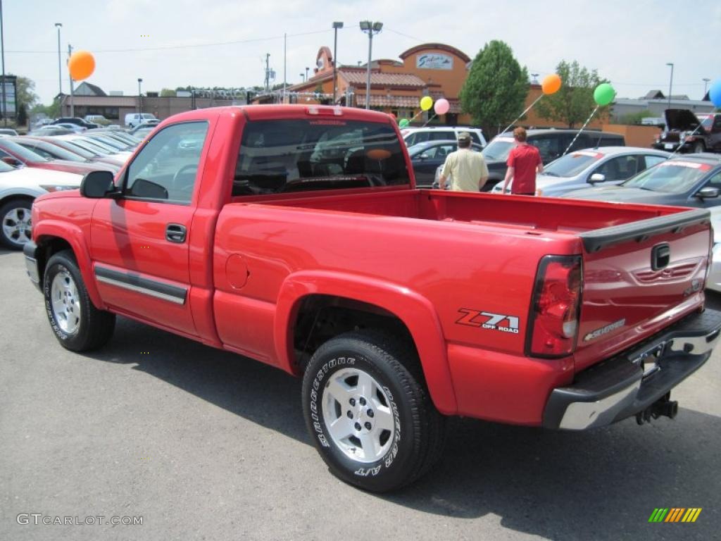 2005 Silverado 1500 Z71 Regular Cab 4x4 - Victory Red / Dark Charcoal photo #3