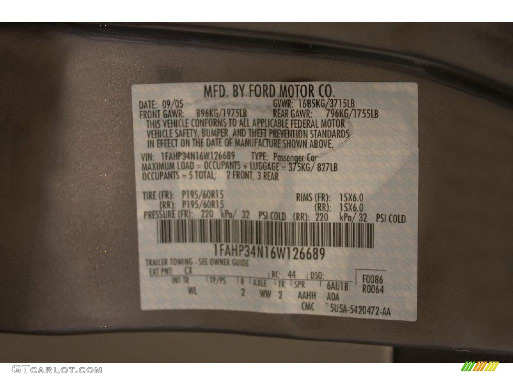 2006 Focus ZX4 SE Sedan - Liquid Grey Metallic / Dark Flint/Light Flint photo #22