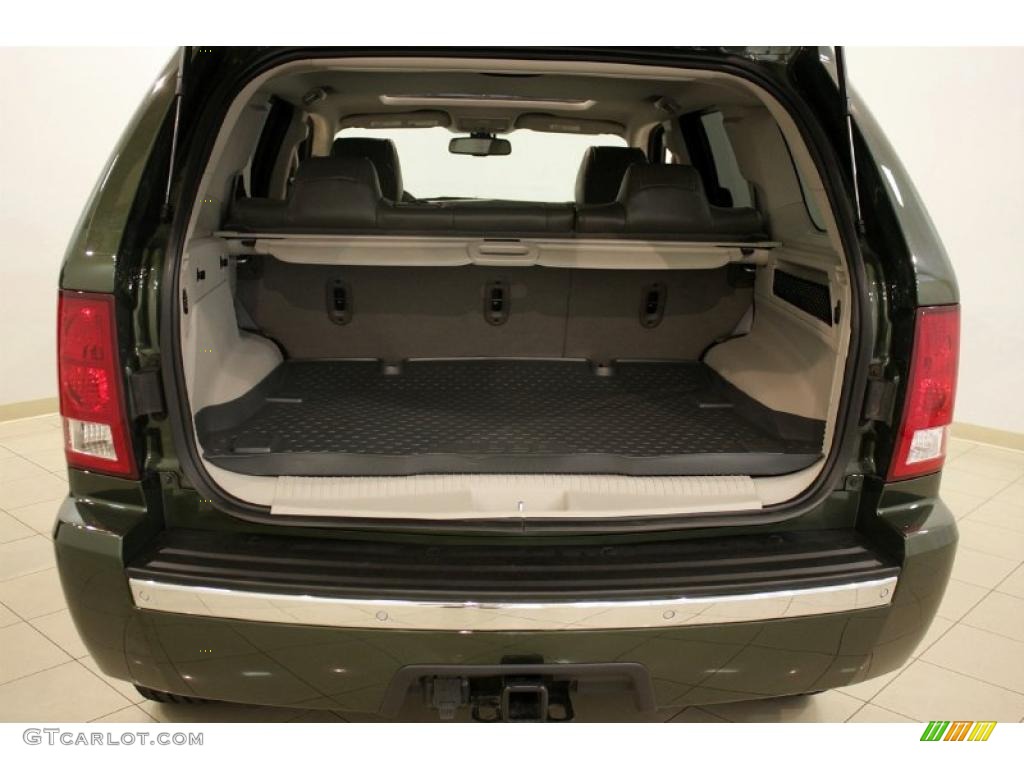 2008 Grand Cherokee Limited 4x4 - Jeep Green Metallic / Dark Khaki/Light Graystone photo #28