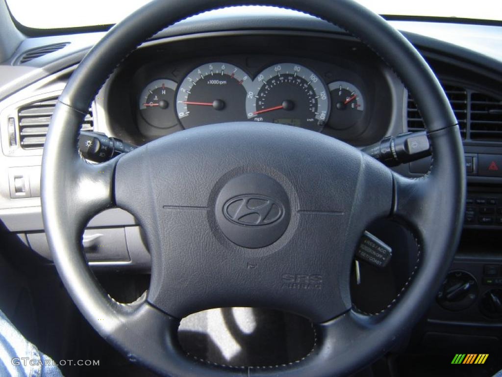 2002 Elantra GT Hatchback - Rally Red / Dark Gray photo #13