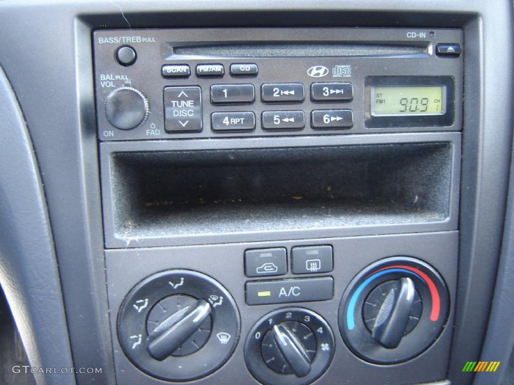 2002 Elantra GT Hatchback - Rally Red / Dark Gray photo #14