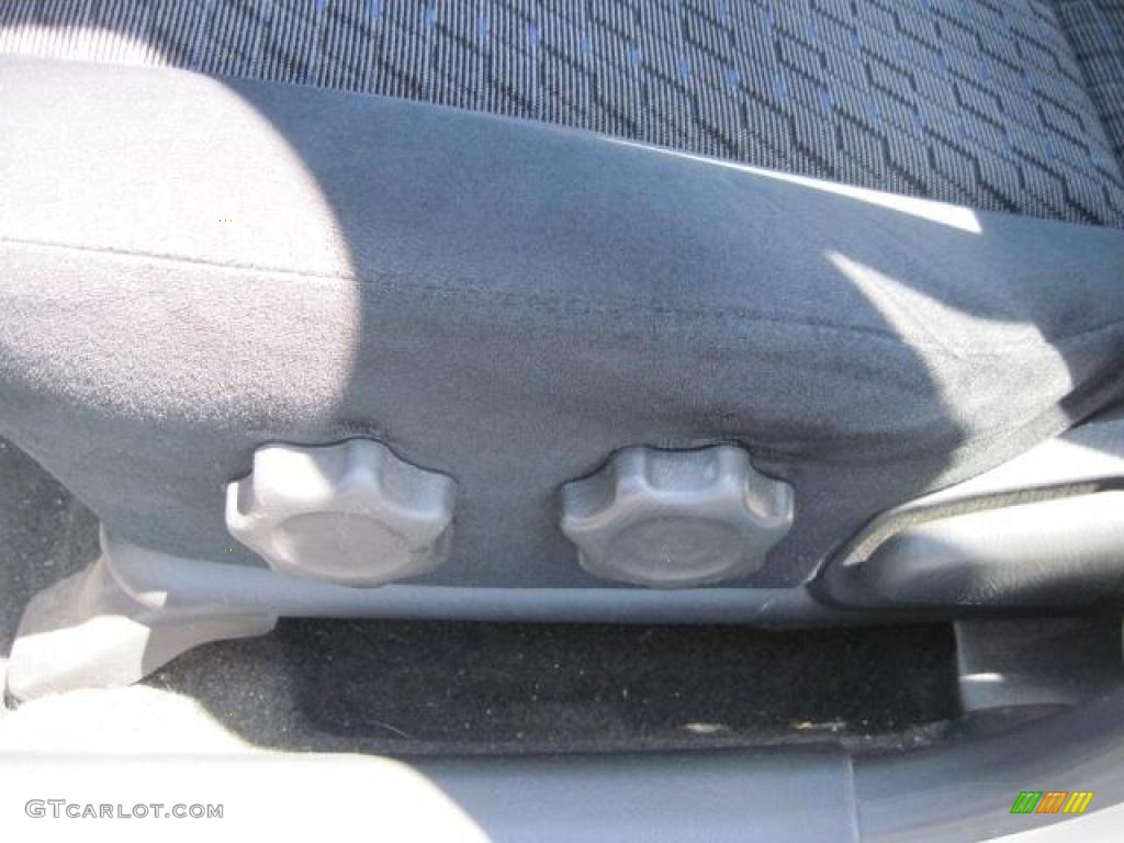 2002 Protege LX - Sunlight Silver Metallic / Off Black photo #14