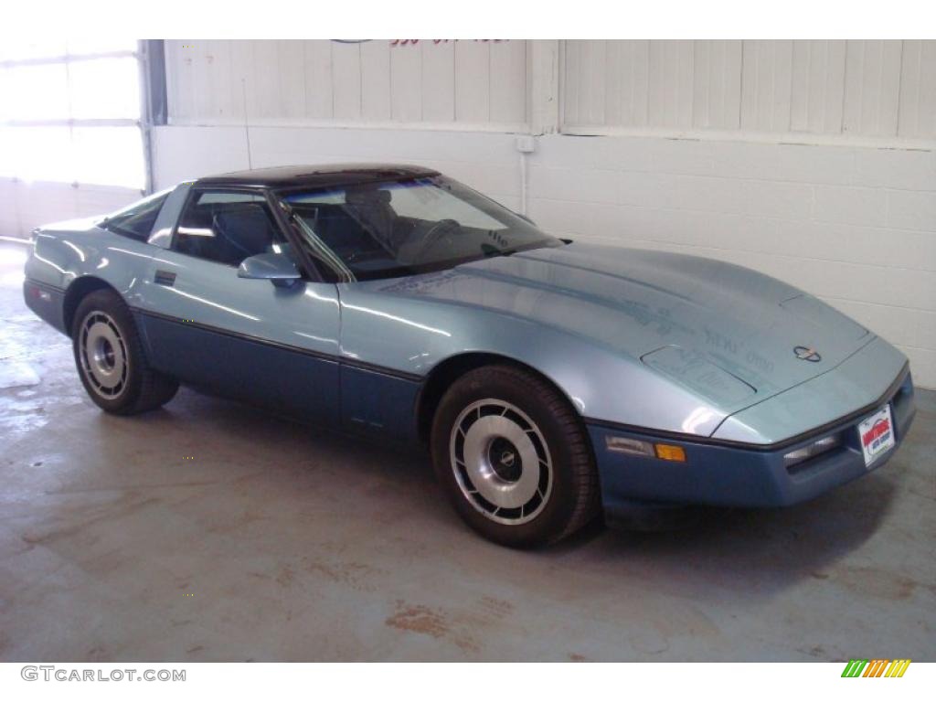 1984 Corvette Coupe - Light Blue Metallic / Medium Blue photo #4