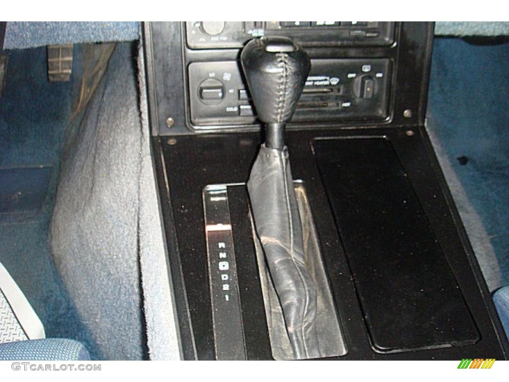 1984 Corvette Coupe - Light Blue Metallic / Medium Blue photo #16