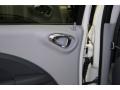 Cool Vanilla White - PT Cruiser LX Photo No. 25