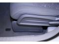 Cool Vanilla White - PT Cruiser LX Photo No. 34