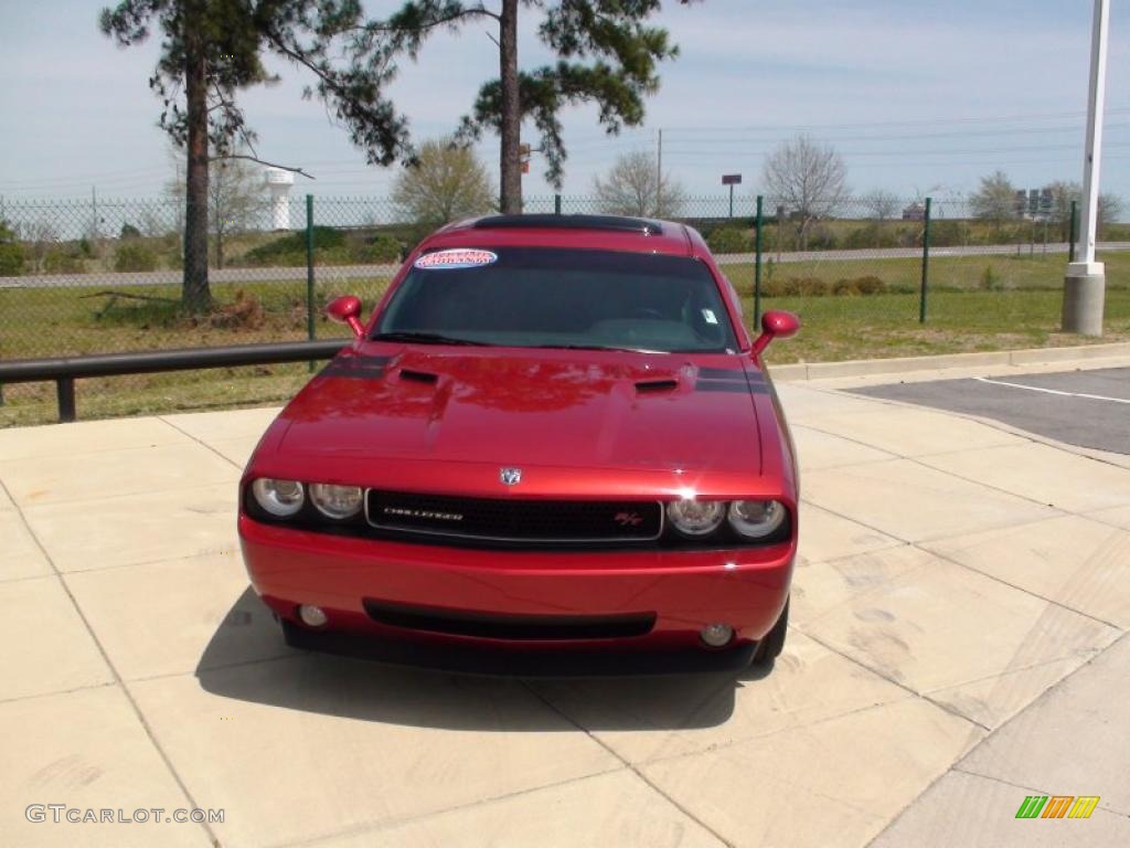 2009 Challenger R/T - Inferno Red Crystal Pearl Coat / Dark Slate Gray photo #17