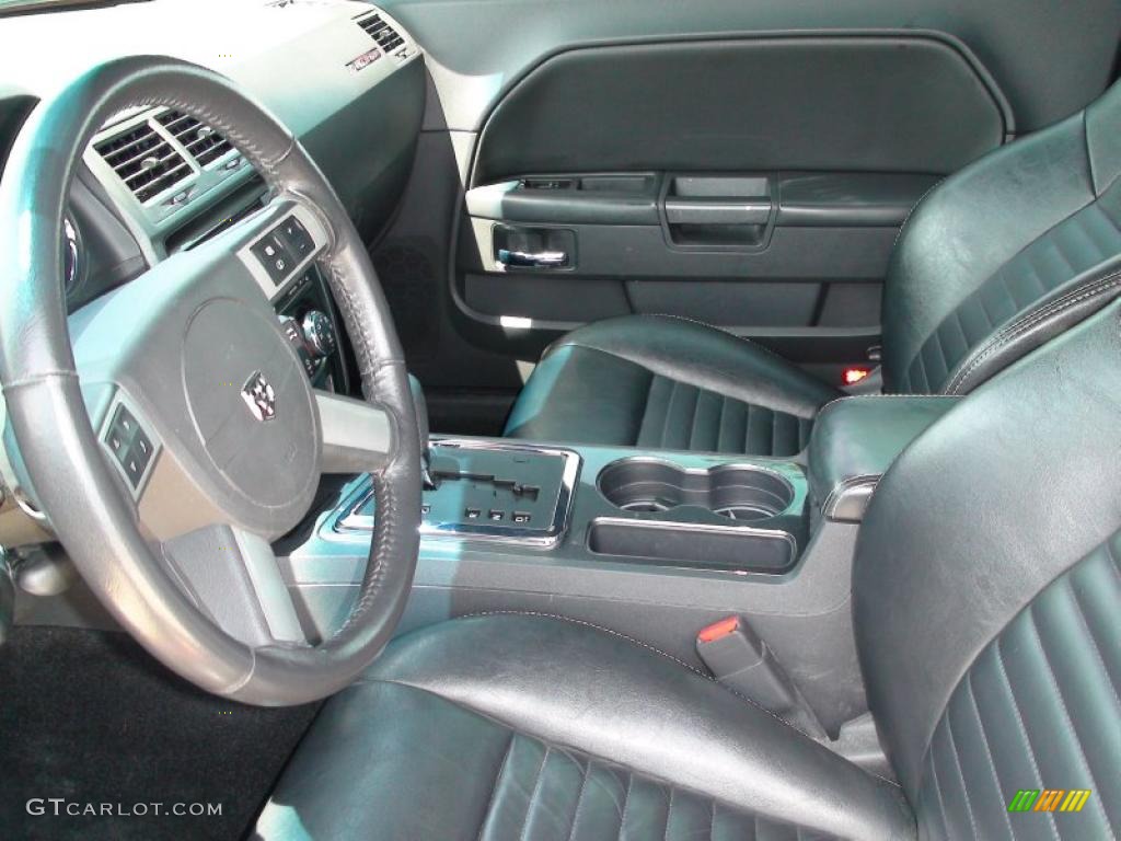 2009 Challenger R/T - Inferno Red Crystal Pearl Coat / Dark Slate Gray photo #24