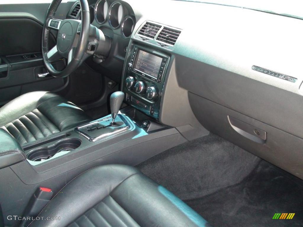 2009 Challenger R/T - Inferno Red Crystal Pearl Coat / Dark Slate Gray photo #37