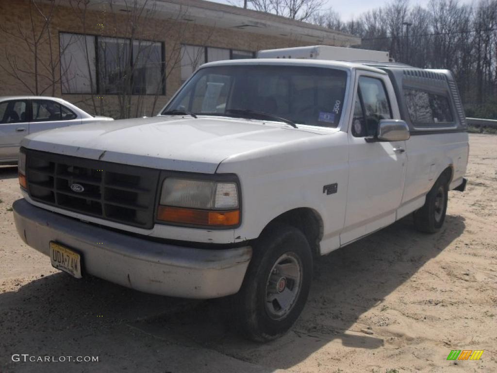 1993 F150 XL Regular Cab - Oxford White / Flint photo #1