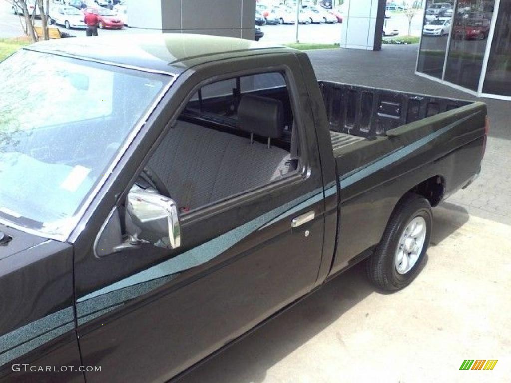 1996 Hardbody Truck XE Regular Cab - Super Black / Dark Gray photo #19