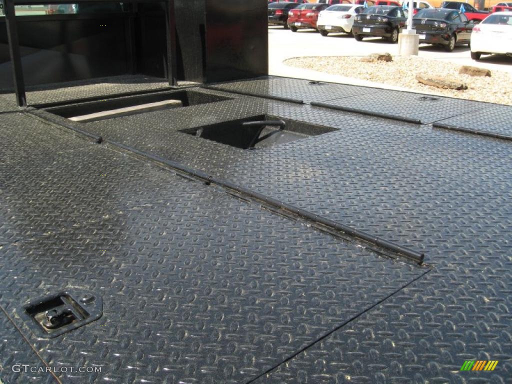 2002 F450 Super Duty Regular Cab Chassis - Oxford White / Medium Graphite photo #12