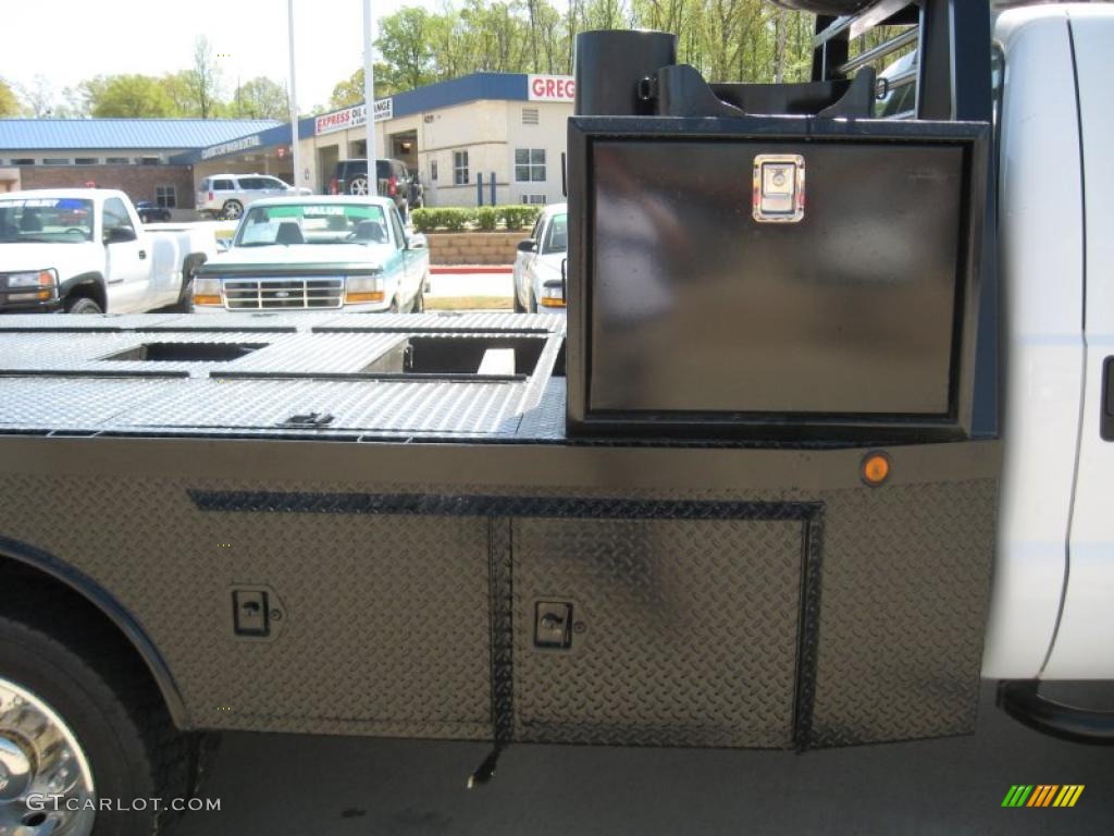 2002 F450 Super Duty Regular Cab Chassis - Oxford White / Medium Graphite photo #17
