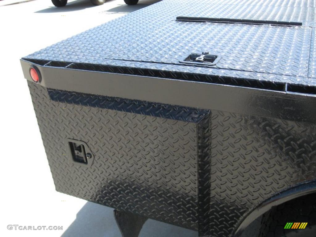 2002 F450 Super Duty Regular Cab Chassis - Oxford White / Medium Graphite photo #18