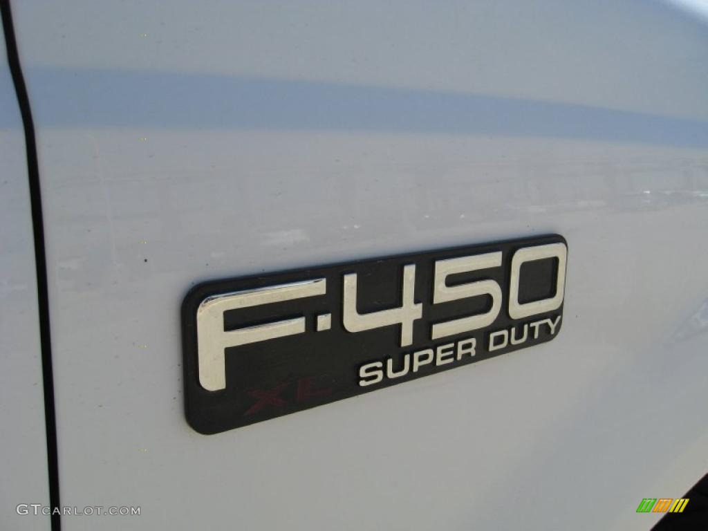 2002 F450 Super Duty Regular Cab Chassis - Oxford White / Medium Graphite photo #21