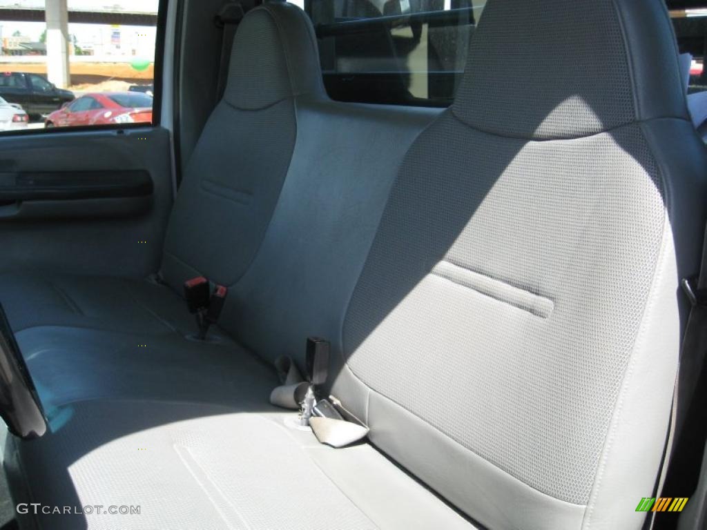 2002 F450 Super Duty Regular Cab Chassis - Oxford White / Medium Graphite photo #28