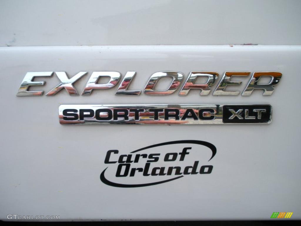 2003 Explorer Sport Trac XLT - Oxford White / Medium Flint photo #9