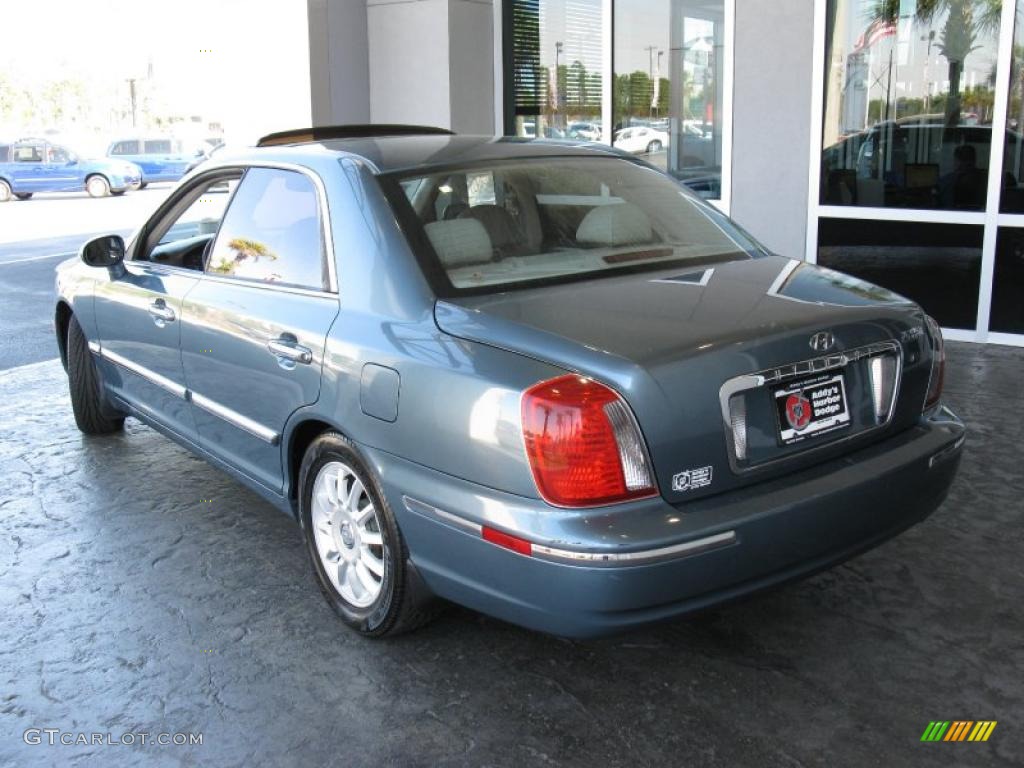 2005 XG350 L - Celadon Green / Beige photo #5