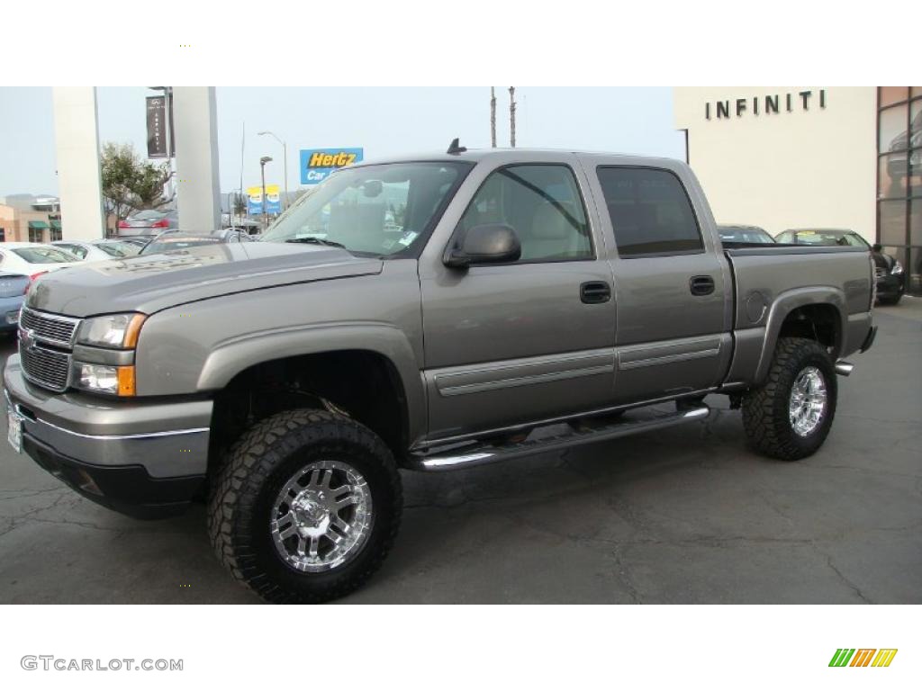 2006 Silverado 1500 LT Crew Cab 4x4 - Graystone Metallic / Medium Gray photo #5