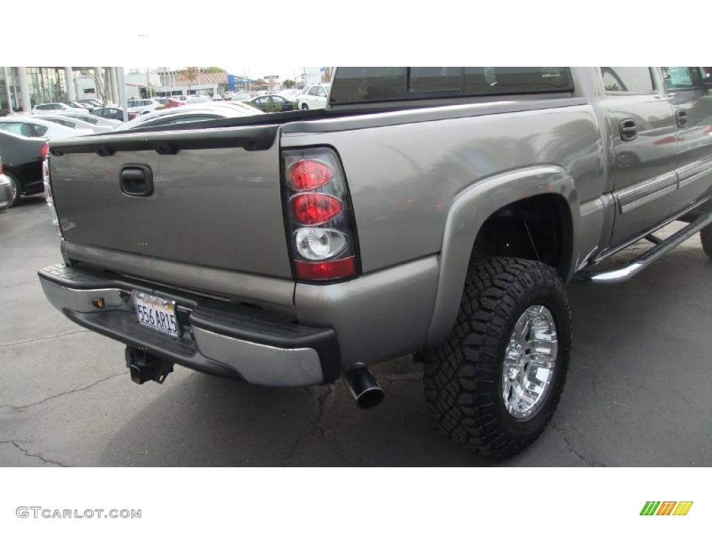 2006 Silverado 1500 LT Crew Cab 4x4 - Graystone Metallic / Medium Gray photo #11