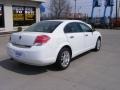 2009 Polar White Saturn Aura XR  photo #8