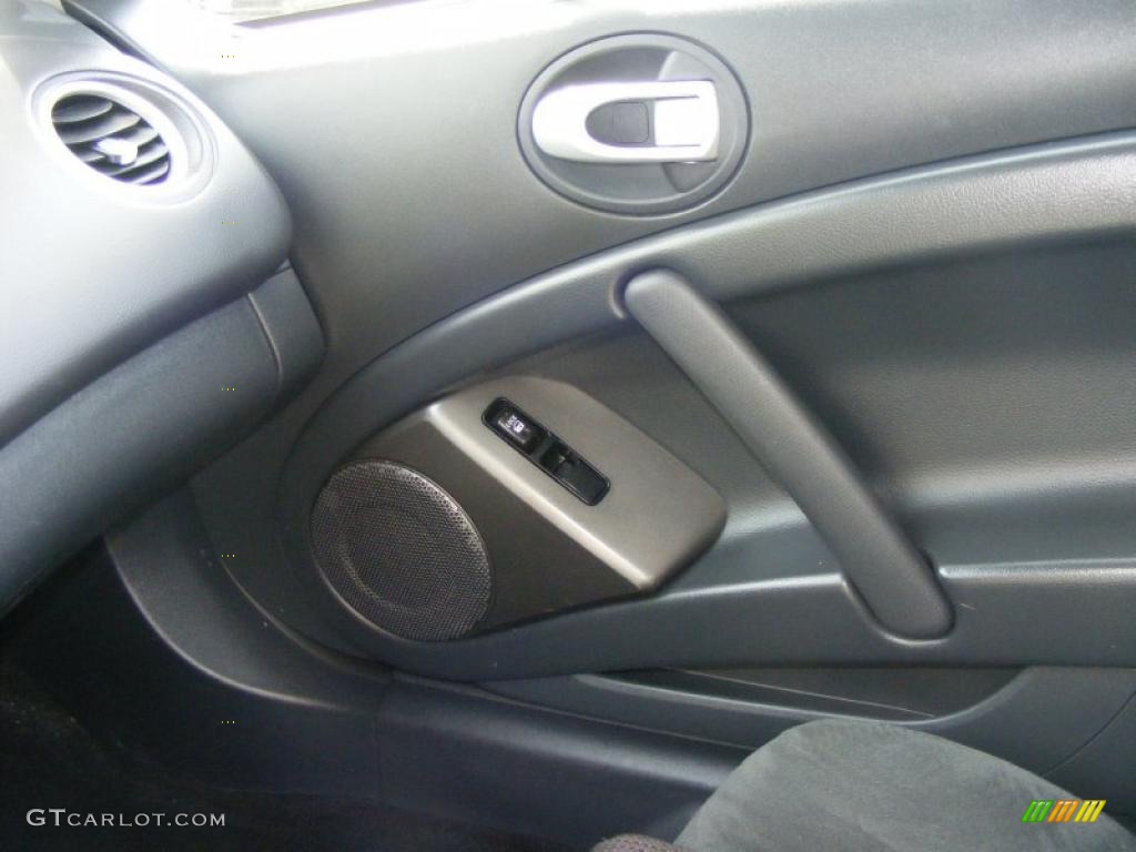 2009 Eclipse GS Coupe - Quicksilver Pearl / Dark Charcoal photo #13