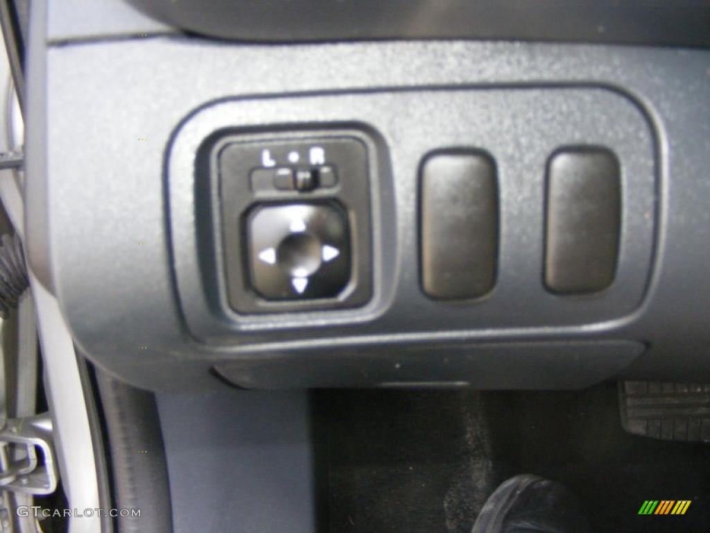 2009 Eclipse GS Coupe - Quicksilver Pearl / Dark Charcoal photo #15