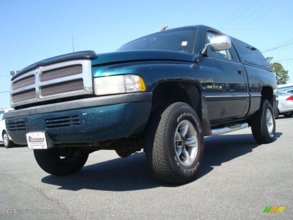 1997 Ram 1500 Regular Cab 4x4 - Emerald Green Metallic / Camel Tan photo #1