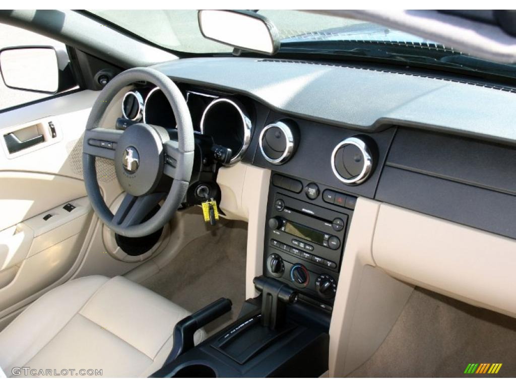 2007 Mustang V6 Premium Convertible - Vista Blue Metallic / Medium Parchment photo #15