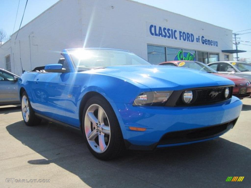 2010 Mustang GT Premium Convertible - Grabber Blue / Charcoal Black/Grabber Blue photo #3