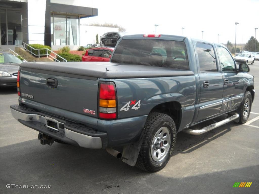 2006 Sierra 1500 Crew Cab 4x4 - Stealth Gray Metallic / Dark Pewter photo #2
