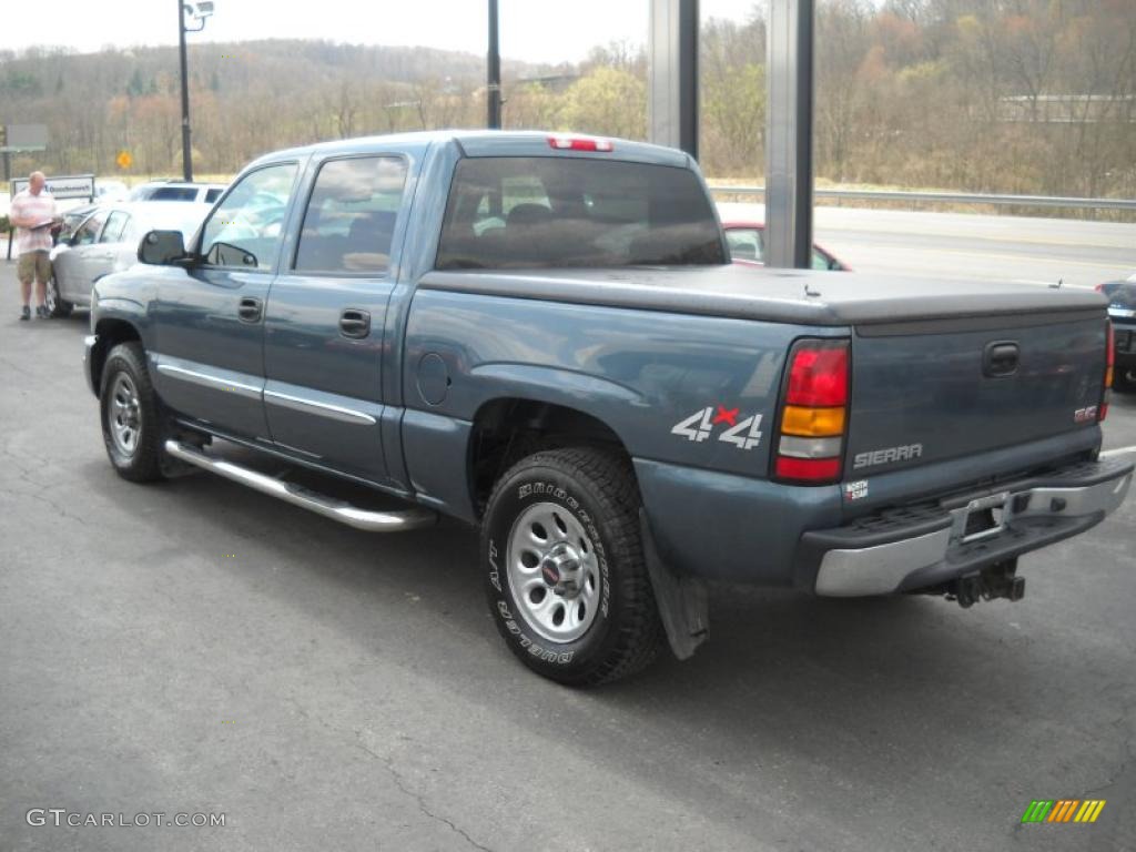 2006 Sierra 1500 Crew Cab 4x4 - Stealth Gray Metallic / Dark Pewter photo #4