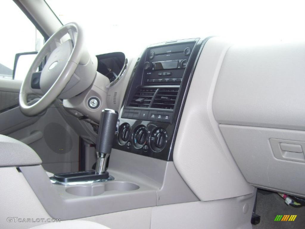 2006 Explorer XLT 4x4 - Redfire Metallic / Stone photo #12