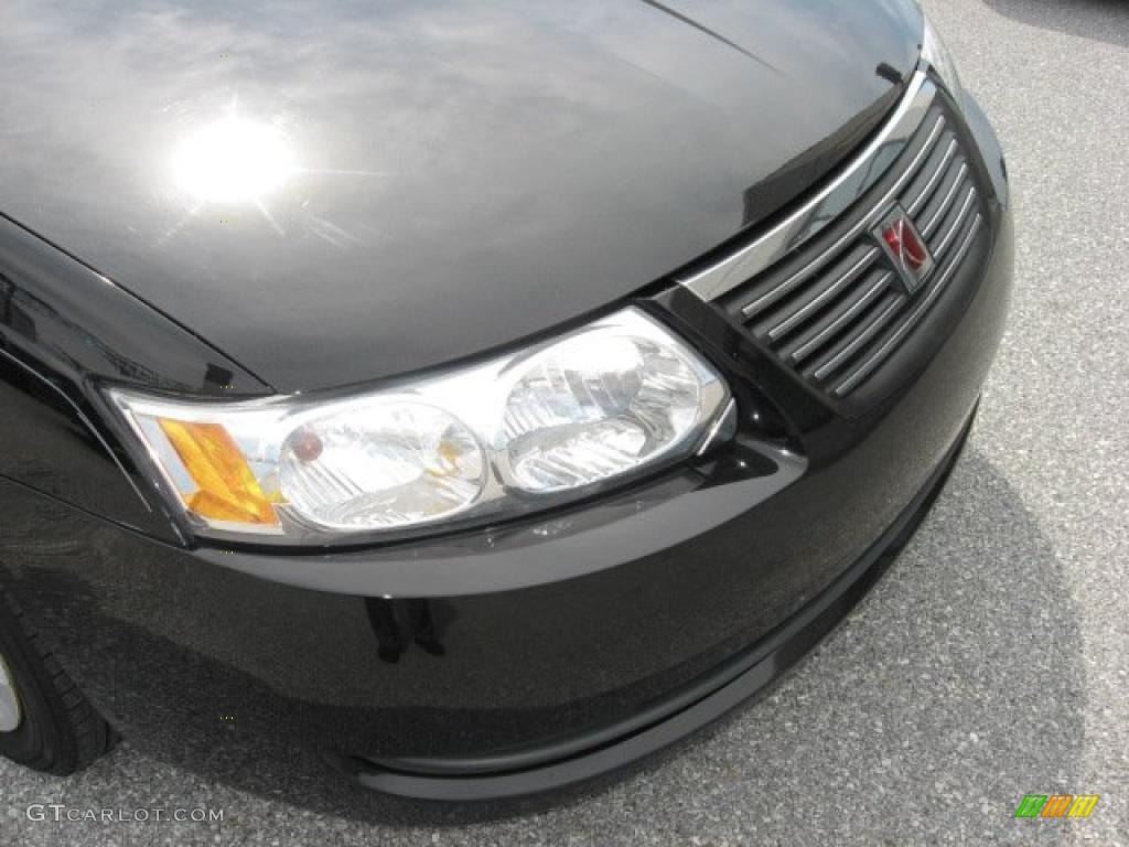 2005 ION 2 Sedan - Black Onyx / Gray photo #7
