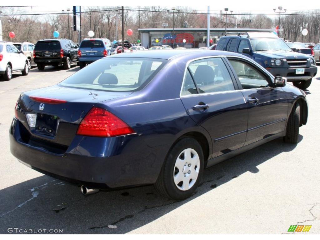 2007 Accord LX Sedan - Royal Blue Pearl / Gray photo #5