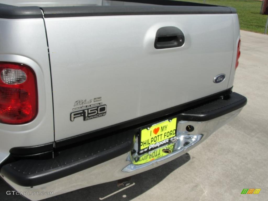 2003 F150 XLT SuperCrew - Silver Metallic / Medium Graphite Grey photo #23