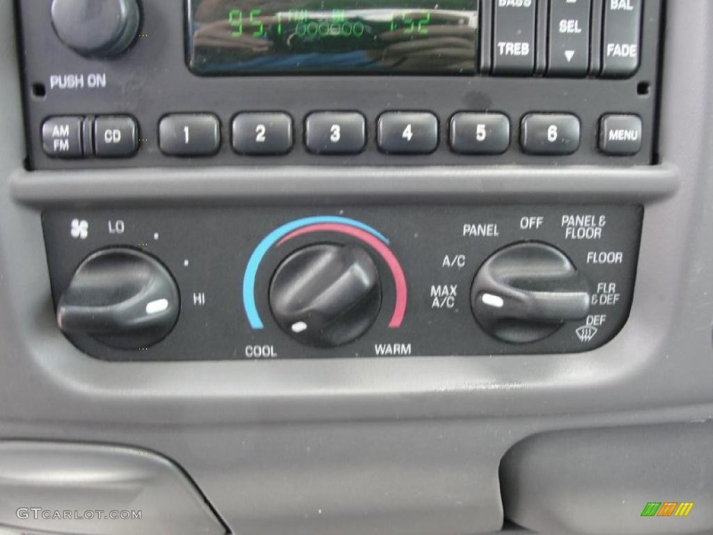 2003 F150 XLT SuperCrew - Silver Metallic / Medium Graphite Grey photo #42