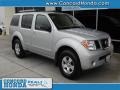 Silver Lightning Metallic - Pathfinder SE Photo No. 1