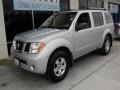 Silver Lightning Metallic - Pathfinder SE Photo No. 7