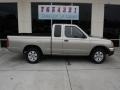 2000 Sand Dune Nissan Frontier XE Extended Cab  photo #2