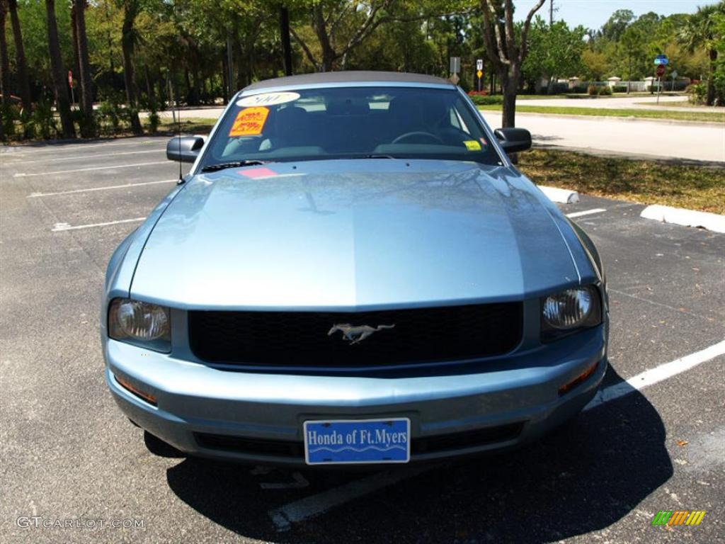 2007 Mustang V6 Deluxe Convertible - Vista Blue Metallic / Light Graphite photo #6